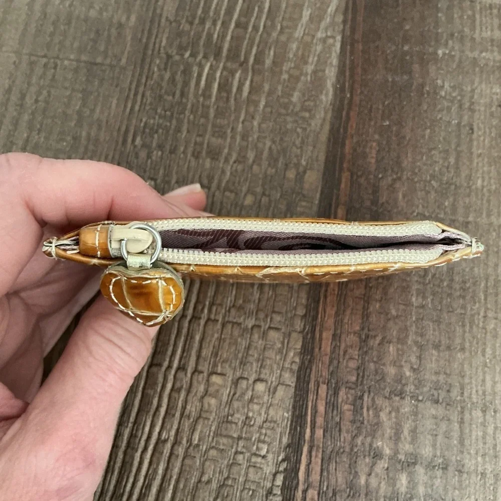 Brighton elegant pouch